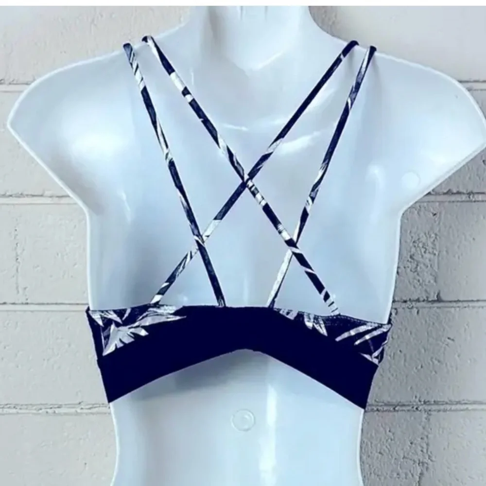 Victoria’s Secret pink brunette - Picture 5 of 5